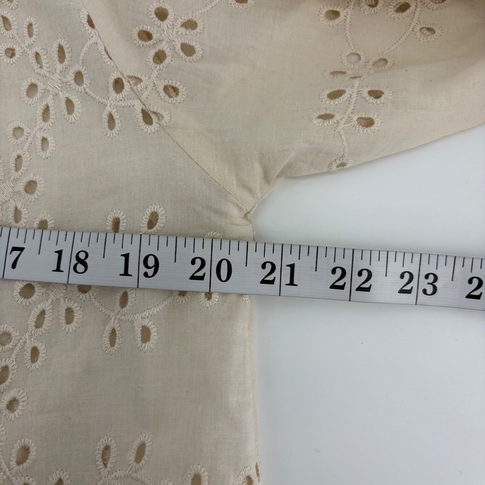 Jennifer & Grace Womens M Cream Cotton Eyelet Blouse Ruffle Neck Back Button Top - Picture 5 of 6